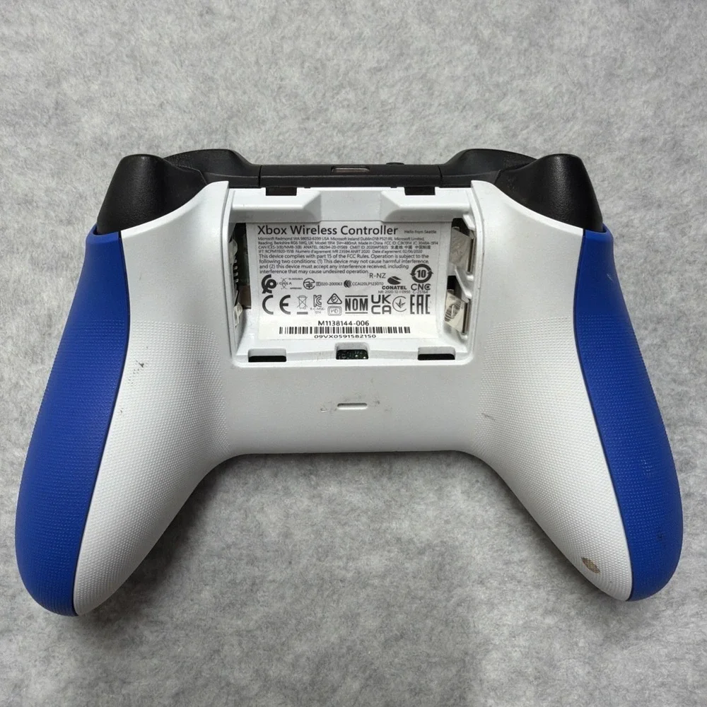 Microsoft Xbox Series X|S Wireless Controller Shock Blue 1914 No Battery Cover